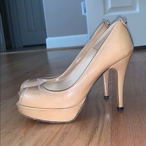 stuart weitzman peep toe pumps